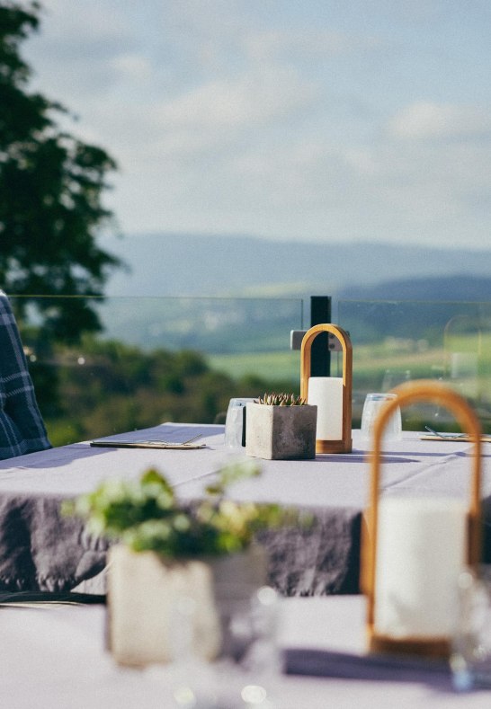 Au&szlig;enbereich im Mai | &copy; Peter Bender